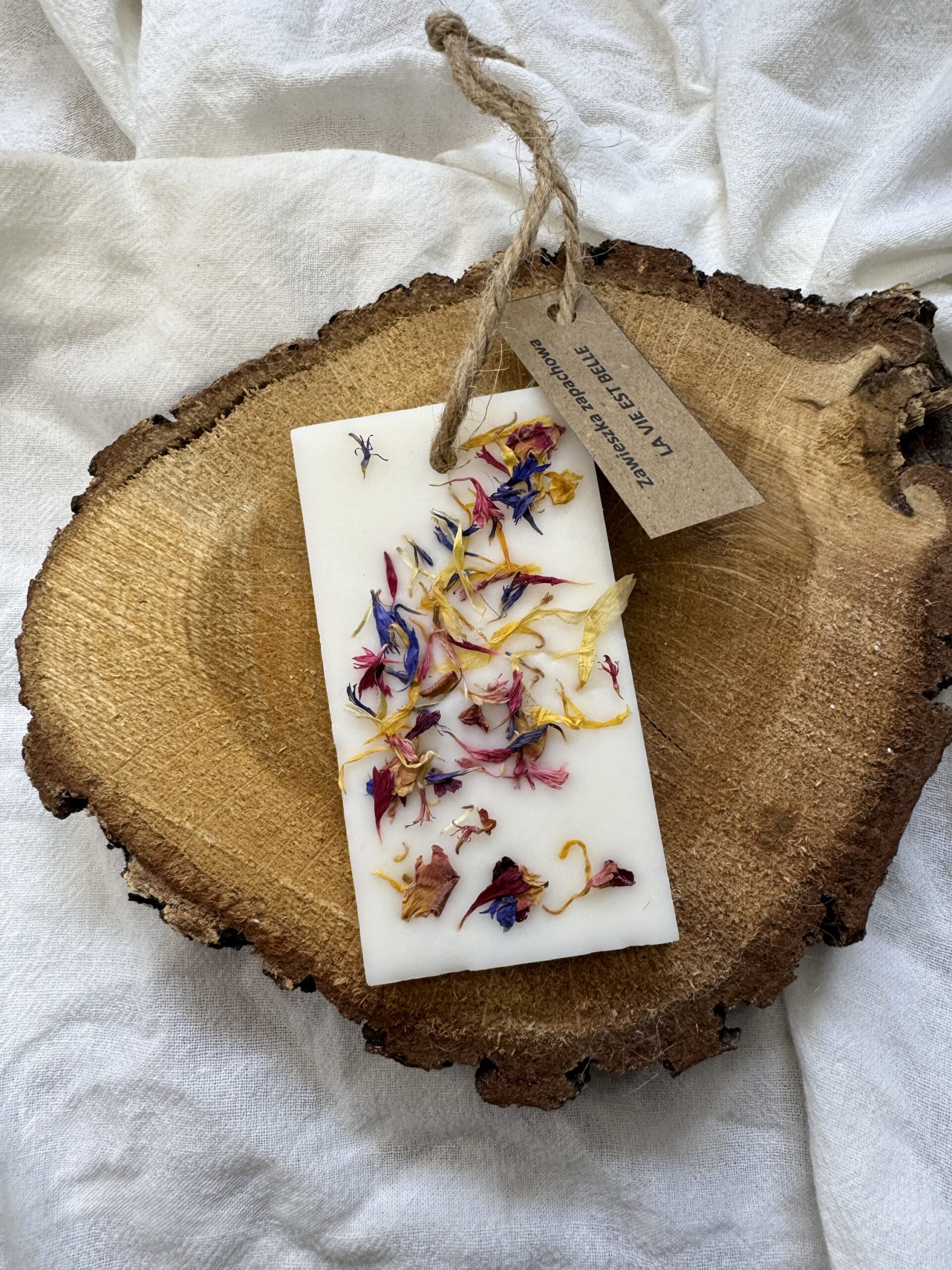 LA VIE EST BELLE - obrazek 3